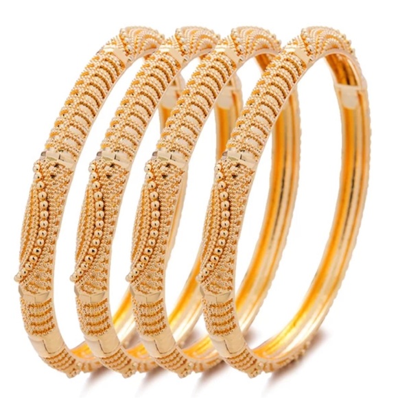Women Fashion Dubai Gold Plated Bracelet - Picture 2 of 5